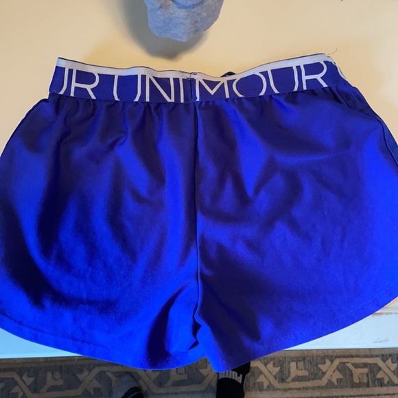Under armour shorts - Picture 2 of 2